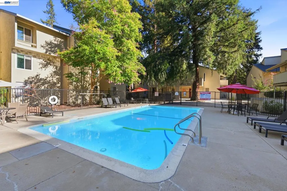 2716 Oak Rd #111 Walnut Creek, CA 94597