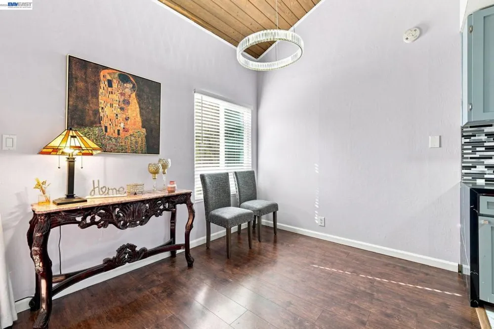2716 Oak Rd #111 Walnut Creek, CA 94597
