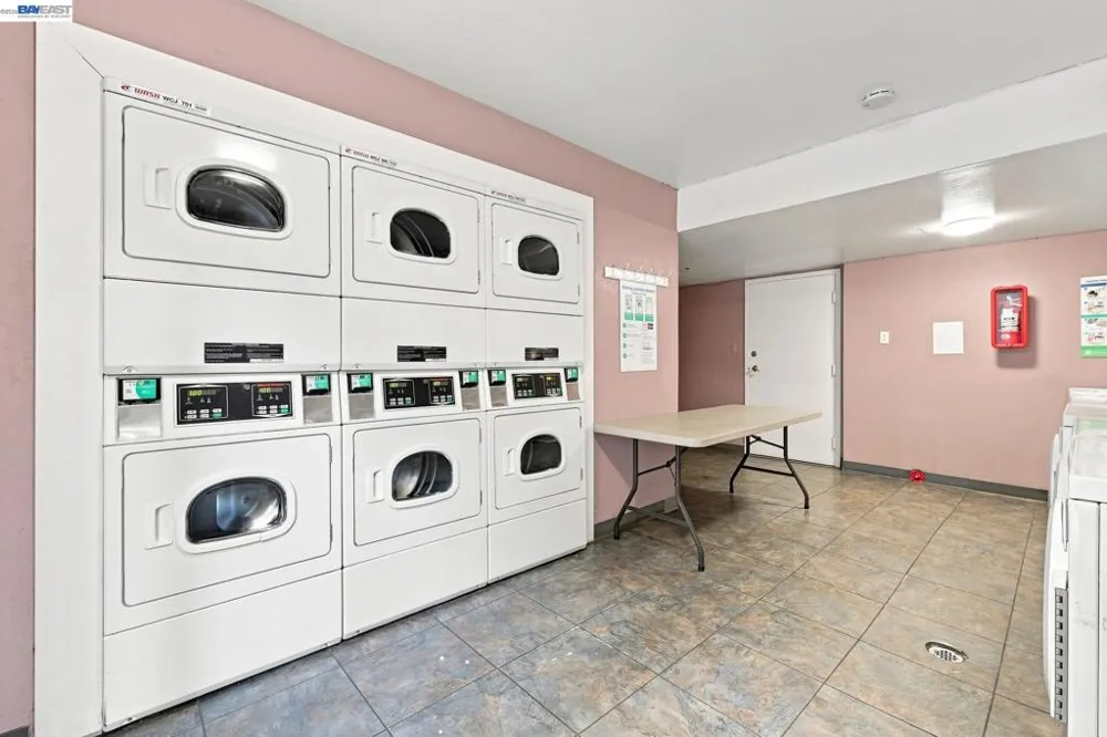 2716 Oak Rd #111 Walnut Creek, CA 94597