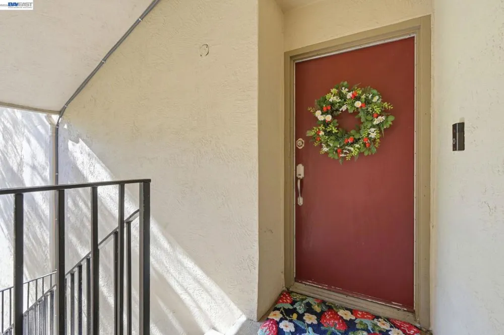 2716 Oak Rd #111 Walnut Creek, CA 94597