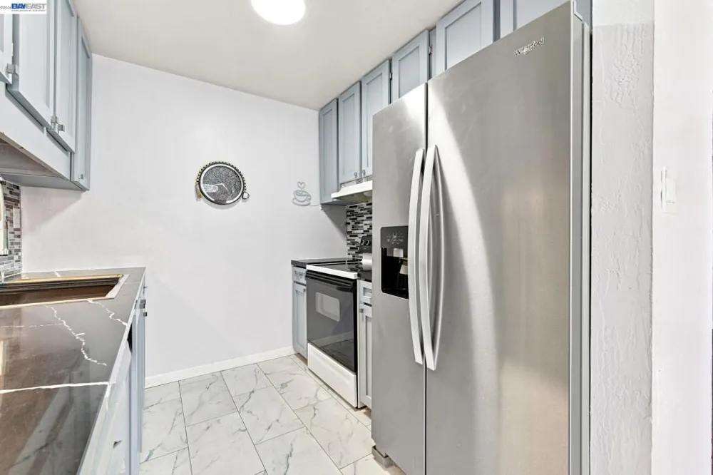 2716 Oak Rd #111 Walnut Creek, CA 94597