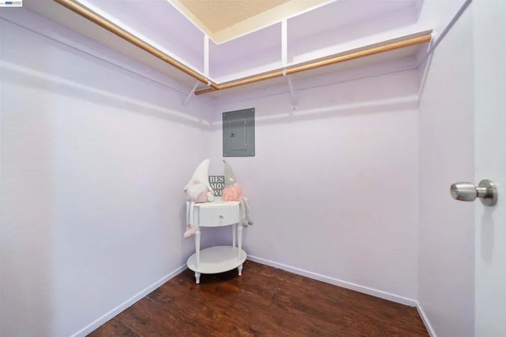 2716 Oak Rd #111 Walnut Creek, CA 94597