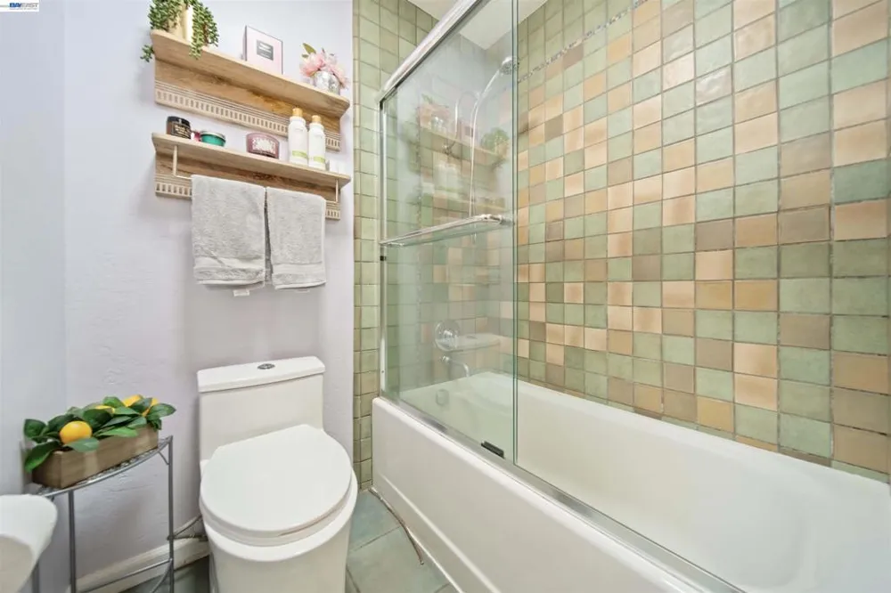 2716 Oak Rd #111 Walnut Creek, CA 94597