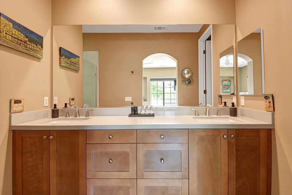 1402 Guzman Lane Palm Springs, CA 92262