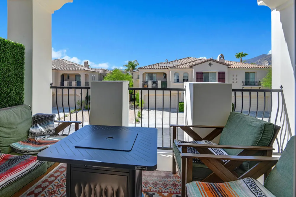 1402 Guzman Lane Palm Springs, CA 92262