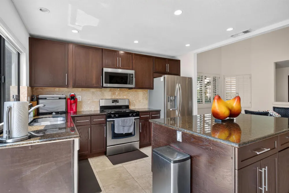 76683 Chrysanthemum Way Palm Desert, CA 92211
