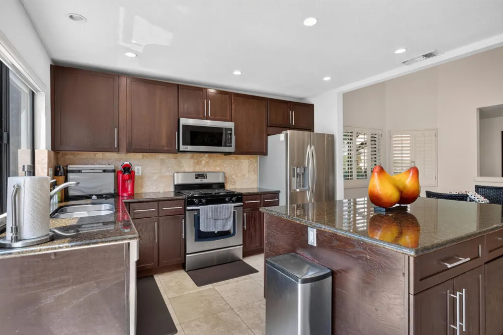 76683 Chrysanthemum Way Palm Desert, CA 92211