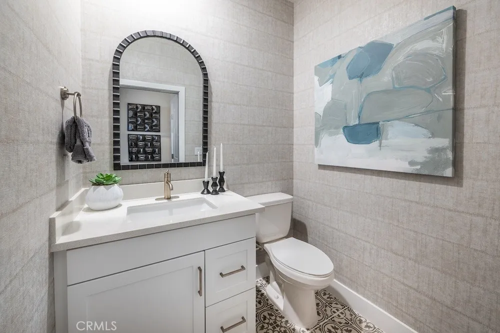 1054 E Overlook Drive Orange, CA 92867
