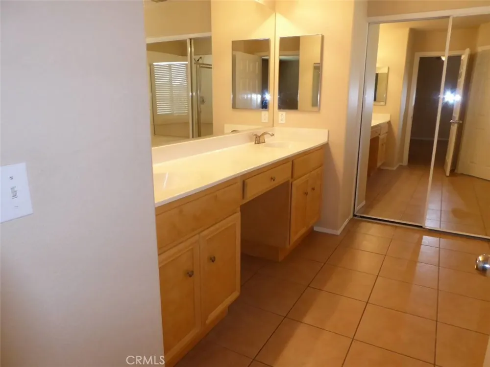 8906 Gentian Hesperia, CA 92344