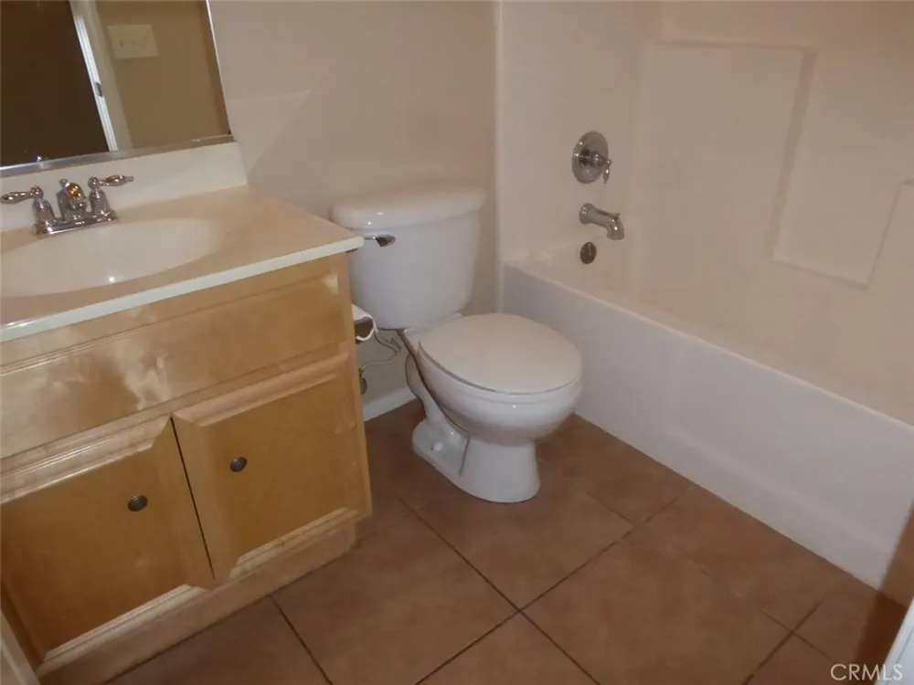 8906 Gentian Hesperia, CA 92344