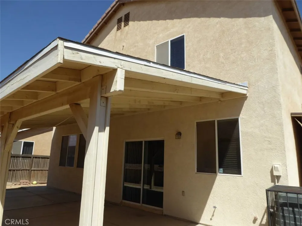 8906 Gentian Hesperia, CA 92344