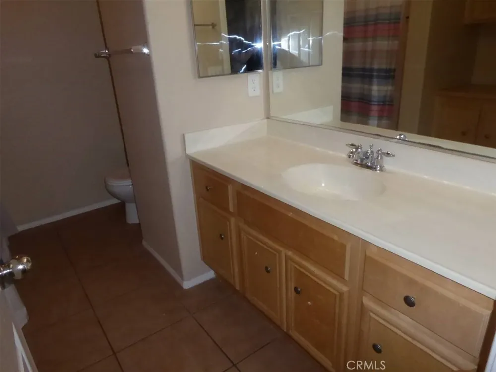 8906 Gentian Hesperia, CA 92344
