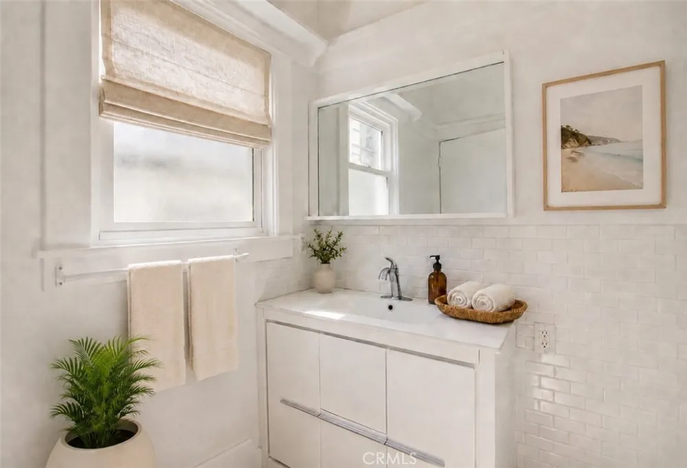 301 Catalina Avalon, CA 90704