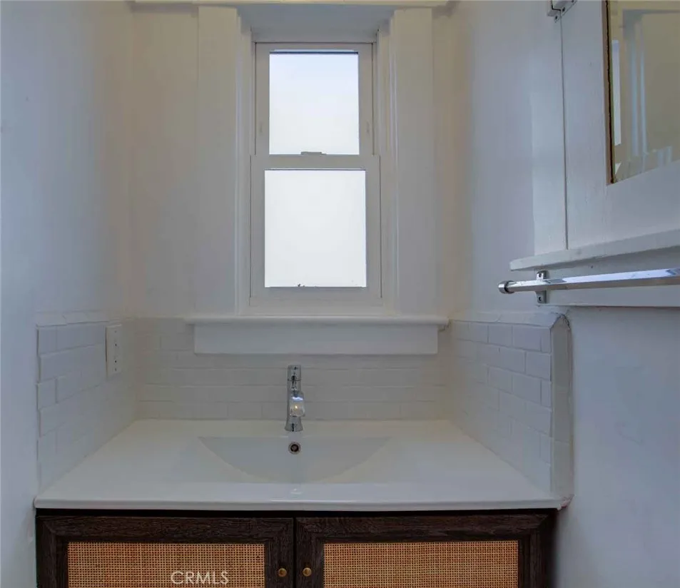 301 Catalina Avalon, CA 90704