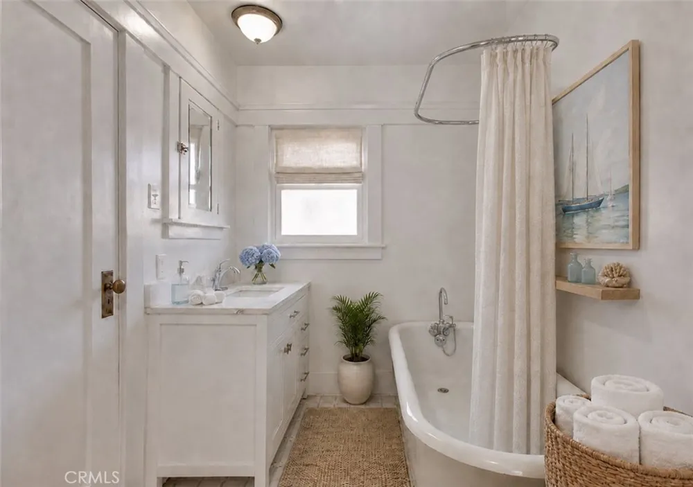 301 Catalina Avalon, CA 90704