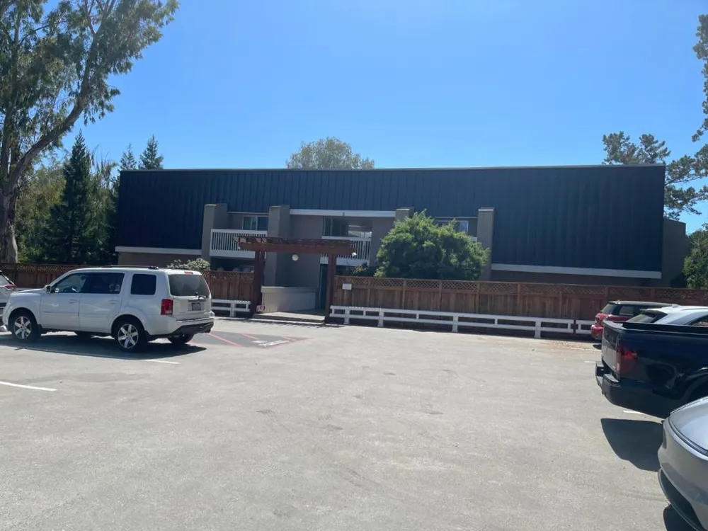 675 Sharon Park Drive #322 Menlo Park, CA 94025