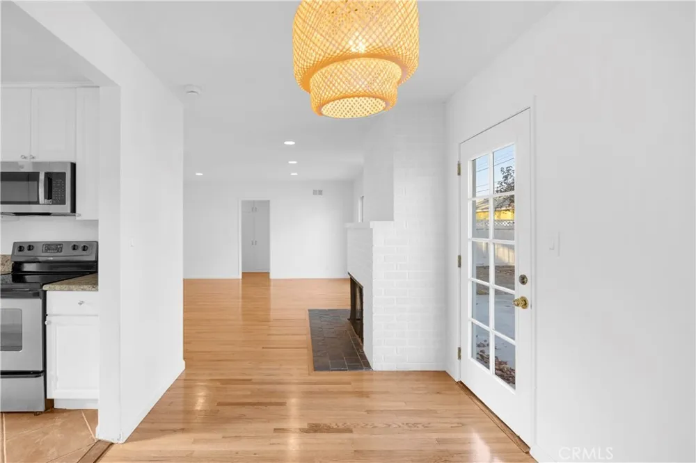 353 S Crest Orange, CA 92868