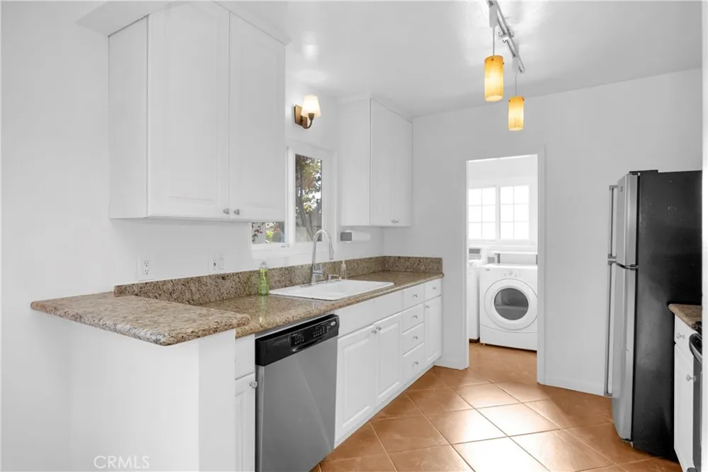 353 S Crest Orange, CA 92868