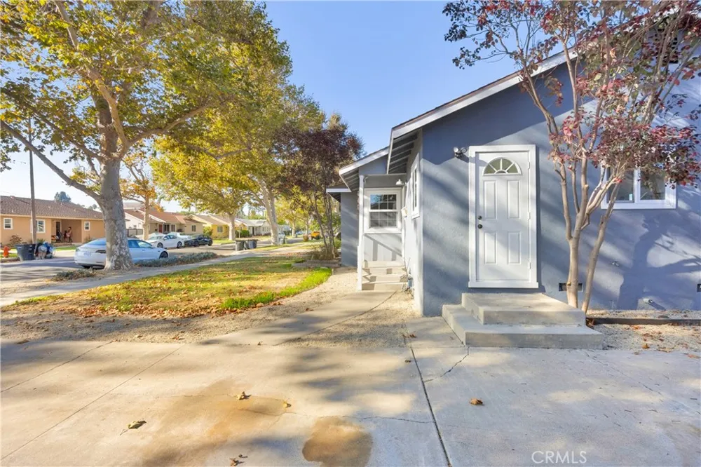 353 S Crest Orange, CA 92868