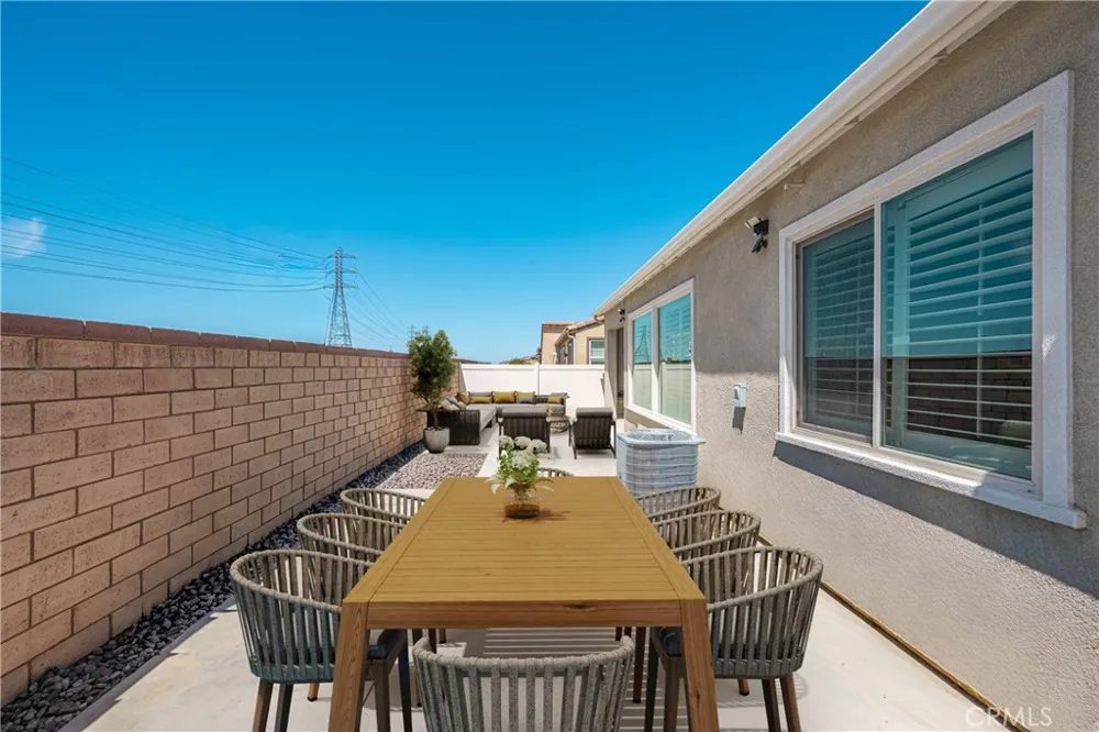 1519 Village Green Beaumont, CA 92223