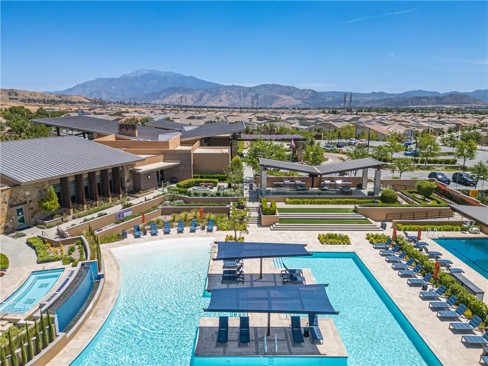 1519 Village Green Beaumont, CA 92223