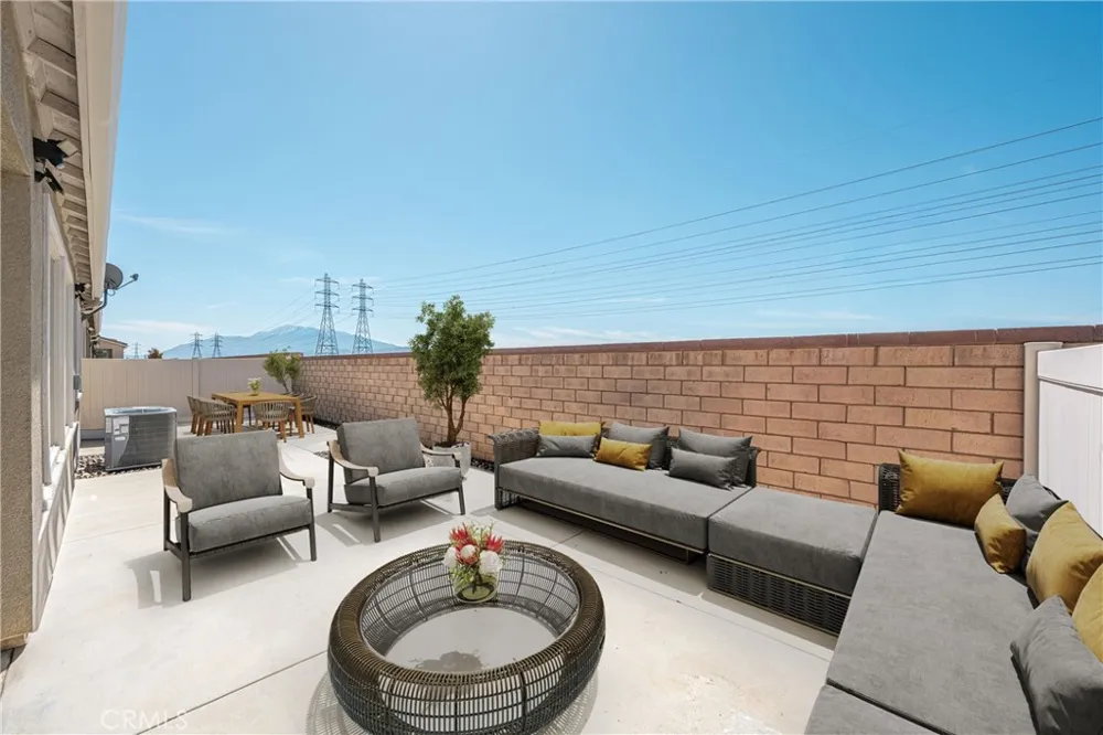 1519 Village Green Beaumont, CA 92223