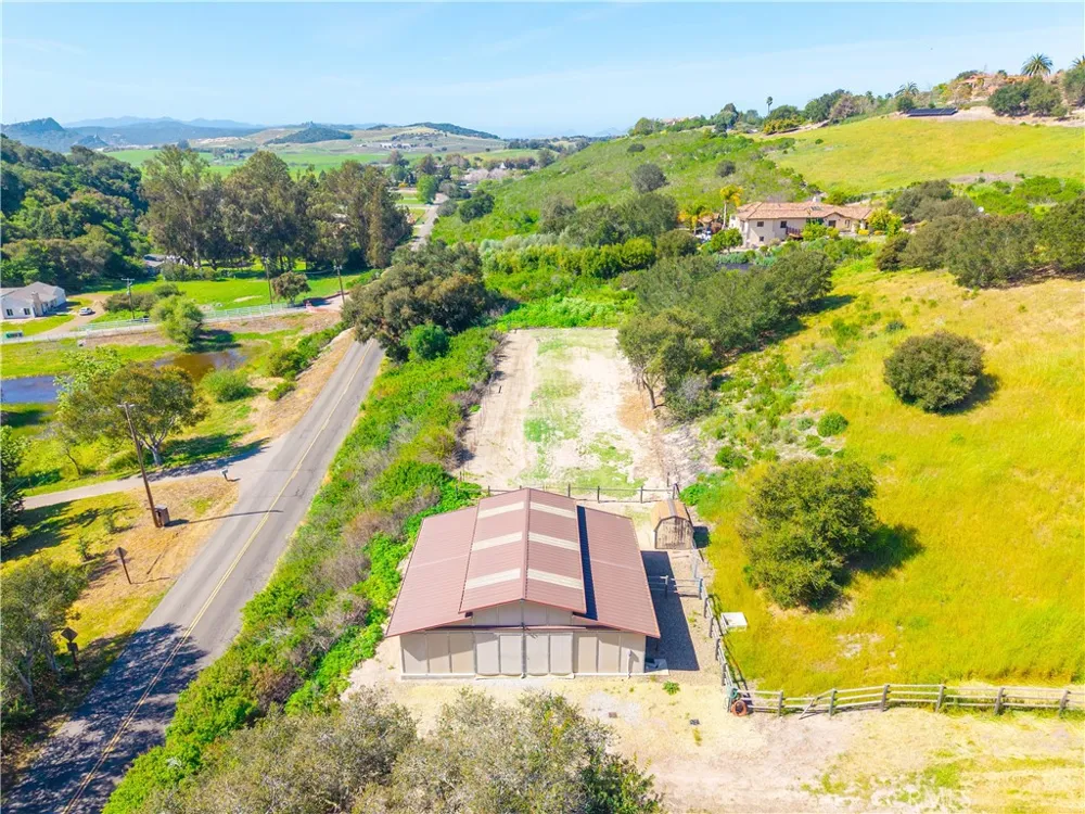 1665 Corbett Highlands Place Arroyo Grande, CA 93420