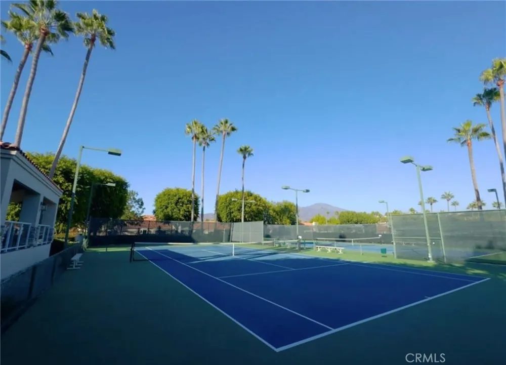 21406 Carabela Mission Viejo, CA 92692