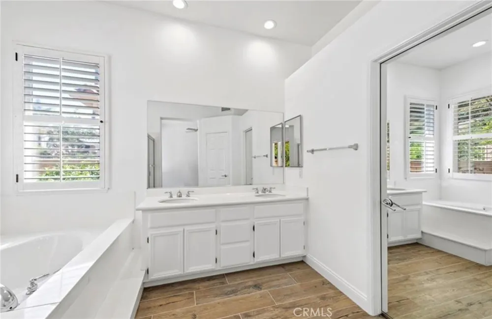 21406 Carabela Mission Viejo, CA 92692