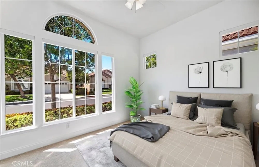 21406 Carabela Mission Viejo, CA 92692
