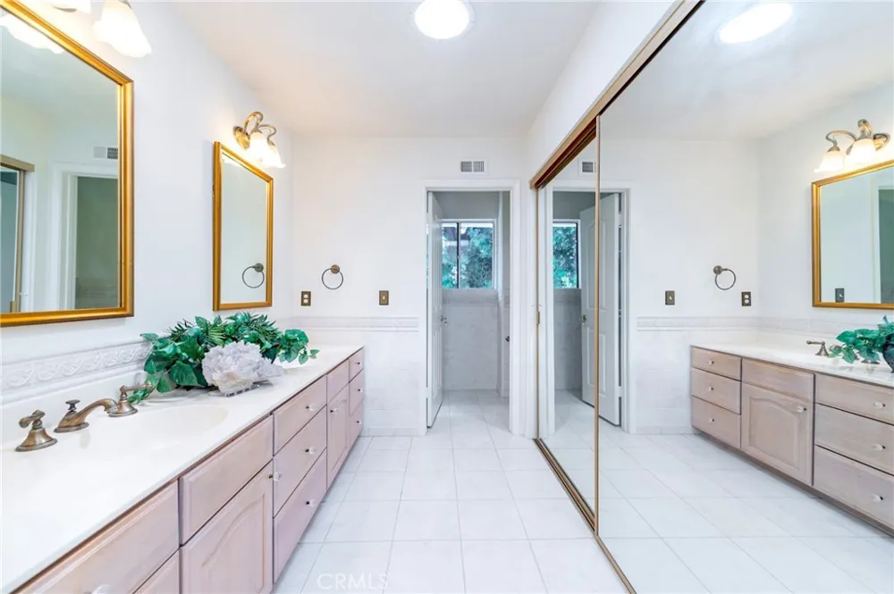9 Teakwood Irvine, CA 92612