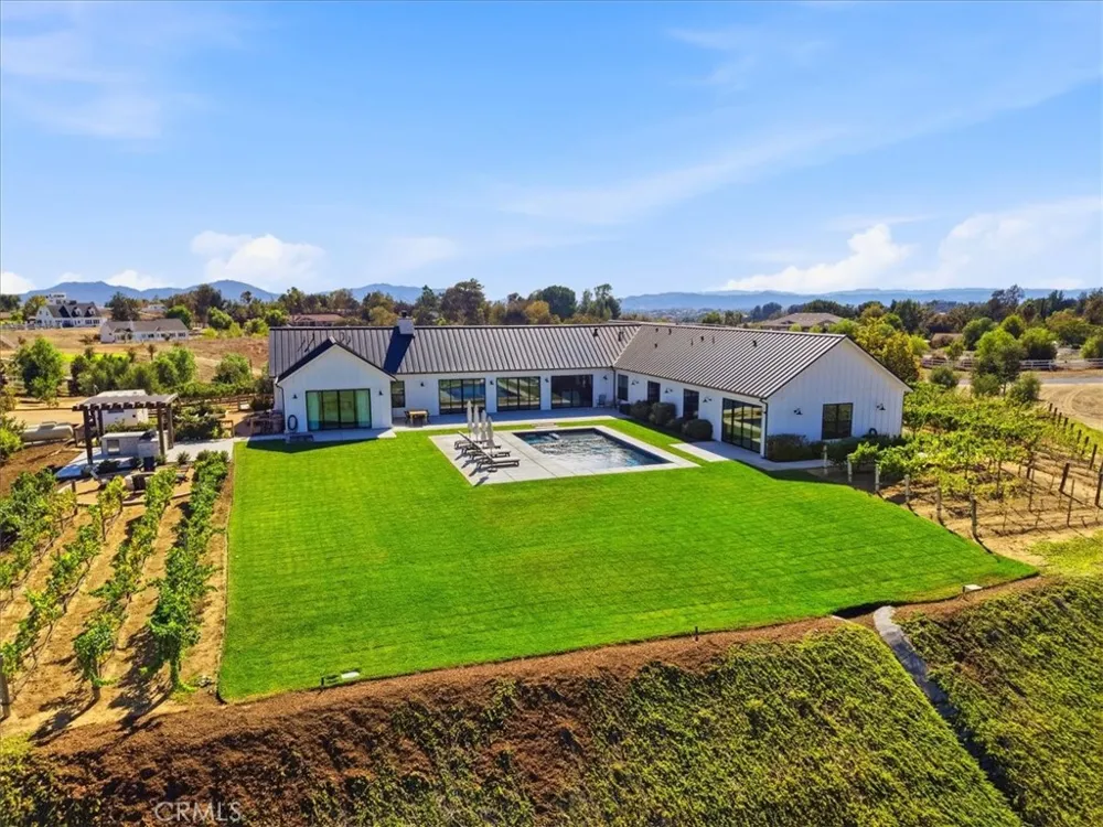 41838 Altanos Temecula, CA 92592