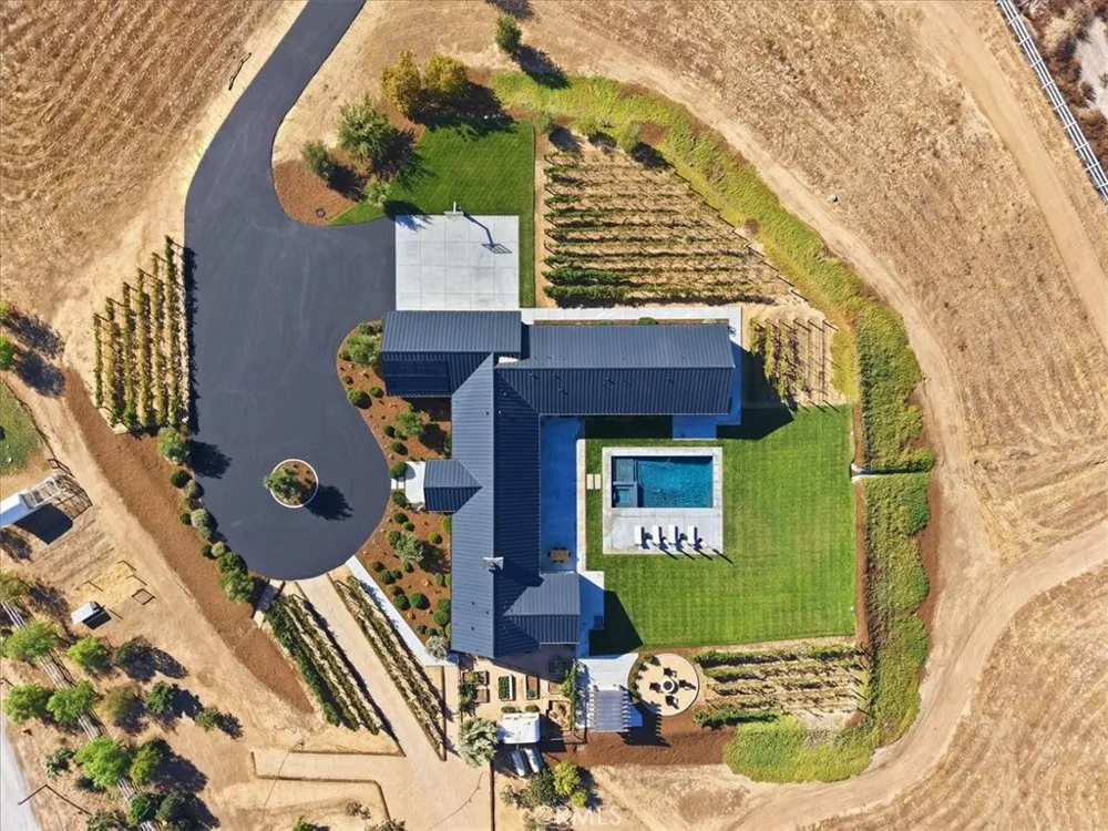41838 Altanos Temecula, CA 92592