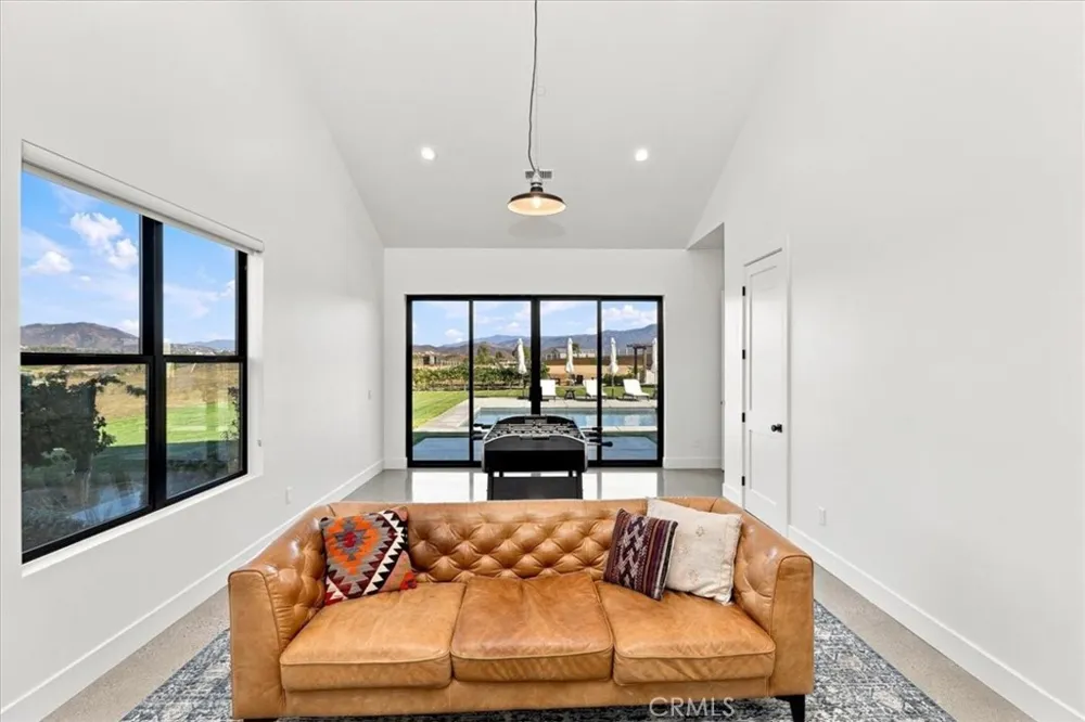 41838 Altanos Temecula, CA 92592