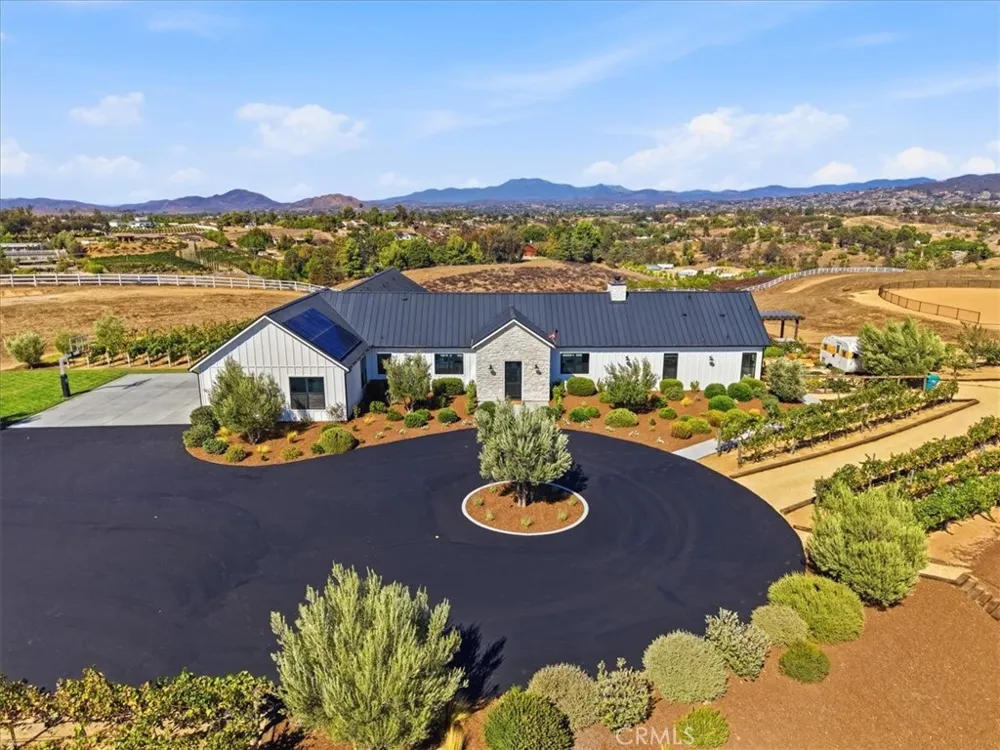 41838 Altanos Temecula, CA 92592