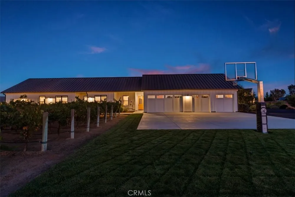 41838 Altanos Temecula, CA 92592