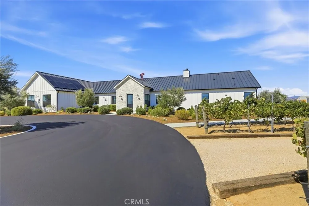 41838 Altanos Temecula, CA 92592