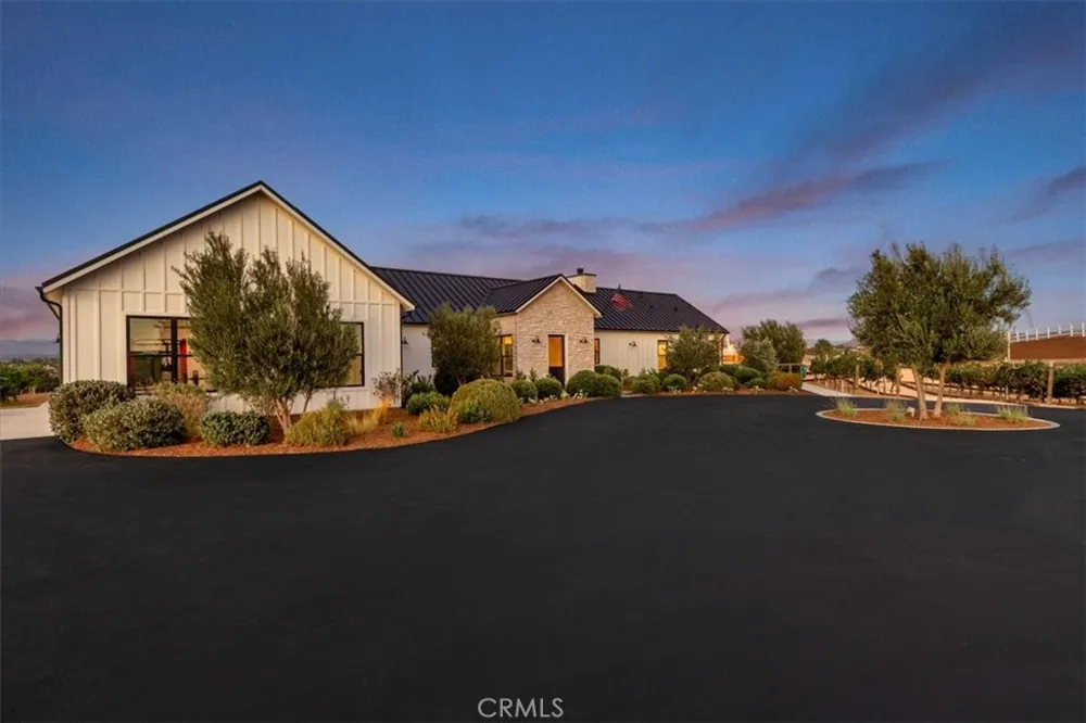 41838 Altanos Temecula, CA 92592