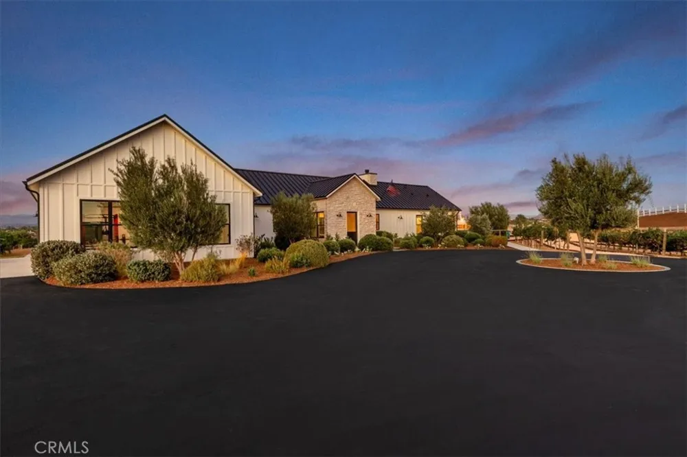 41838 Altanos Temecula, CA 92592