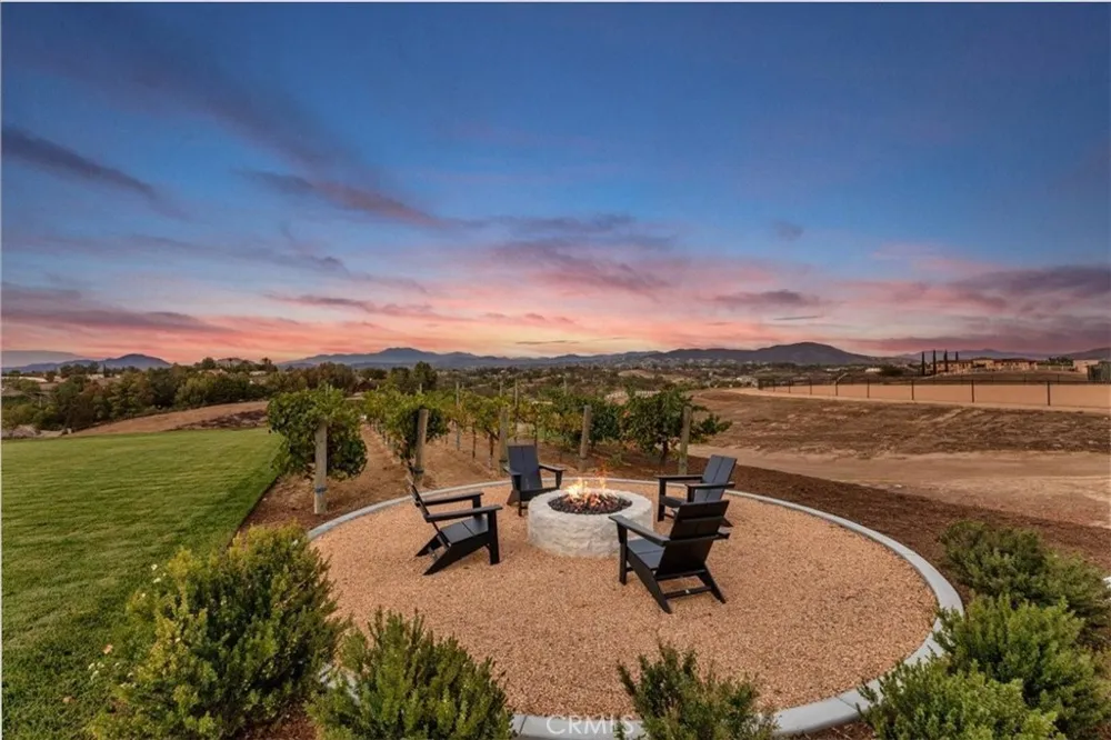 41838 Altanos Temecula, CA 92592