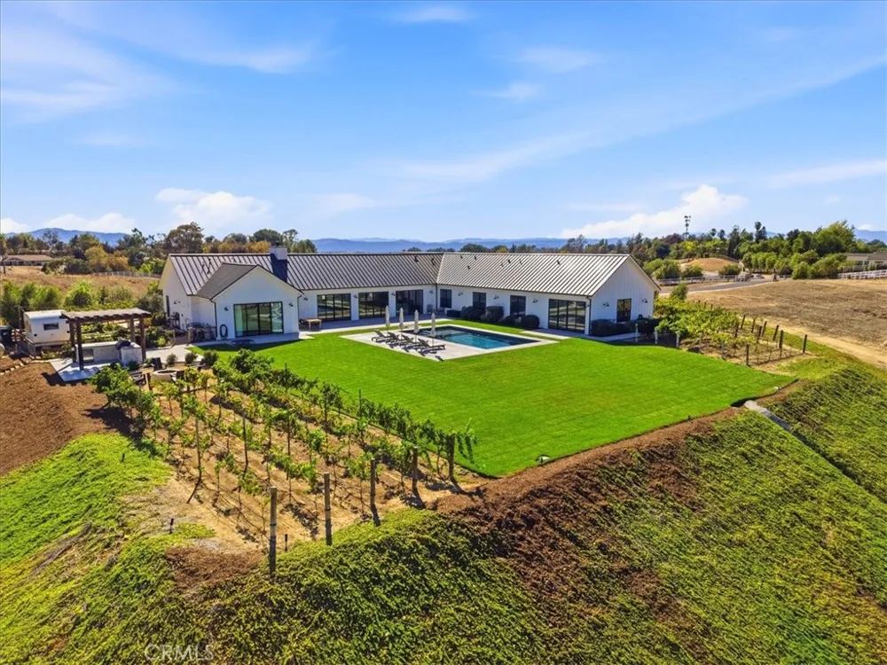 41838 Altanos Temecula, CA 92592