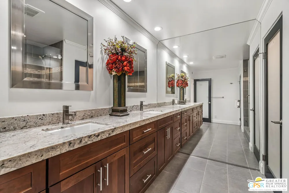 1660 S La Reina Way #1A Palm Springs, CA 92264