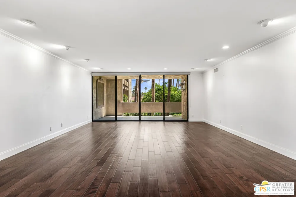 1660 S La Reina Way #1A Palm Springs, CA 92264