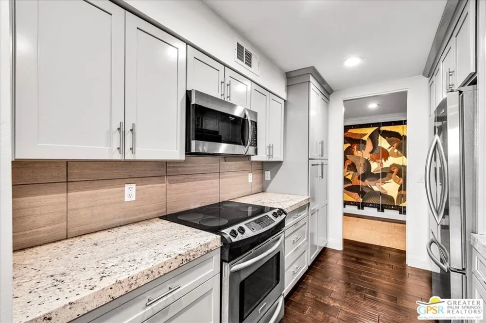 1660 S La Reina Way #1A Palm Springs, CA 92264
