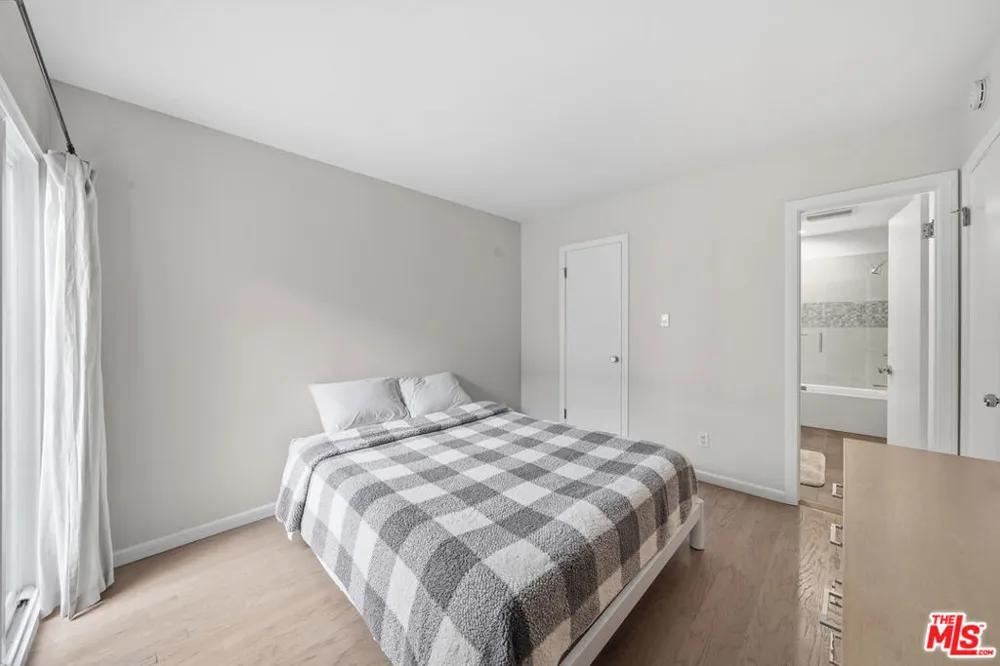 1342 Stanford Street #7 Santa Monica, CA 90404