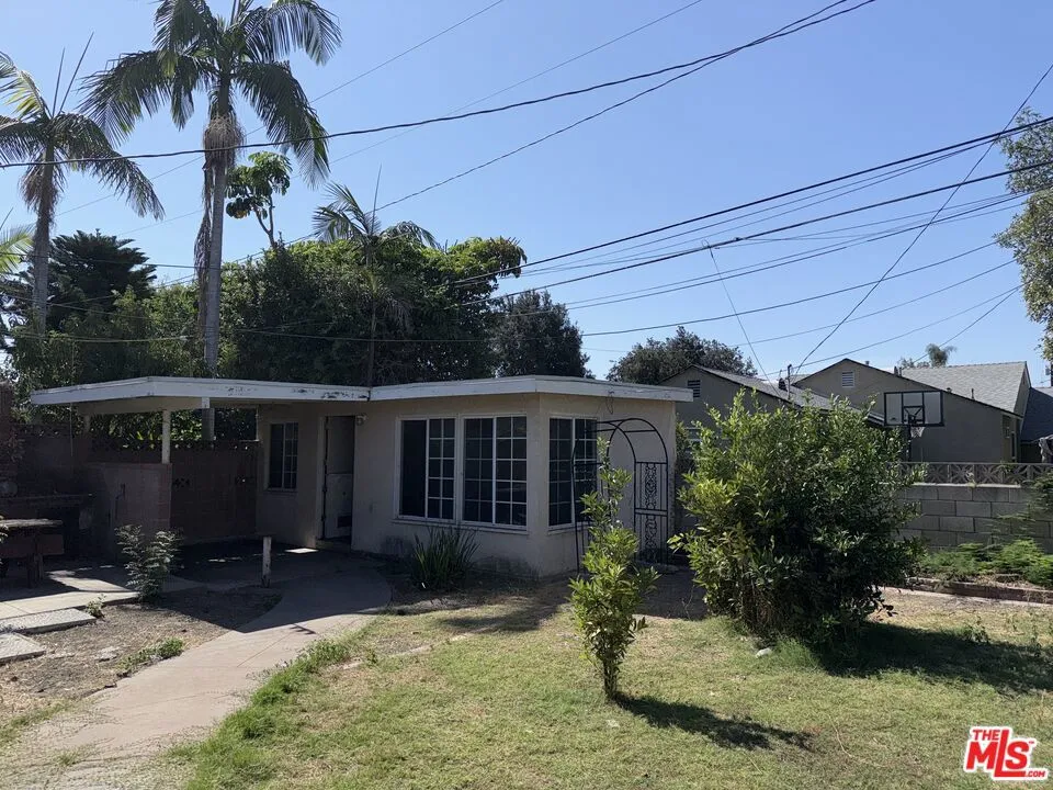 11308 Maxine Street Santa Fe Springs, CA 90670