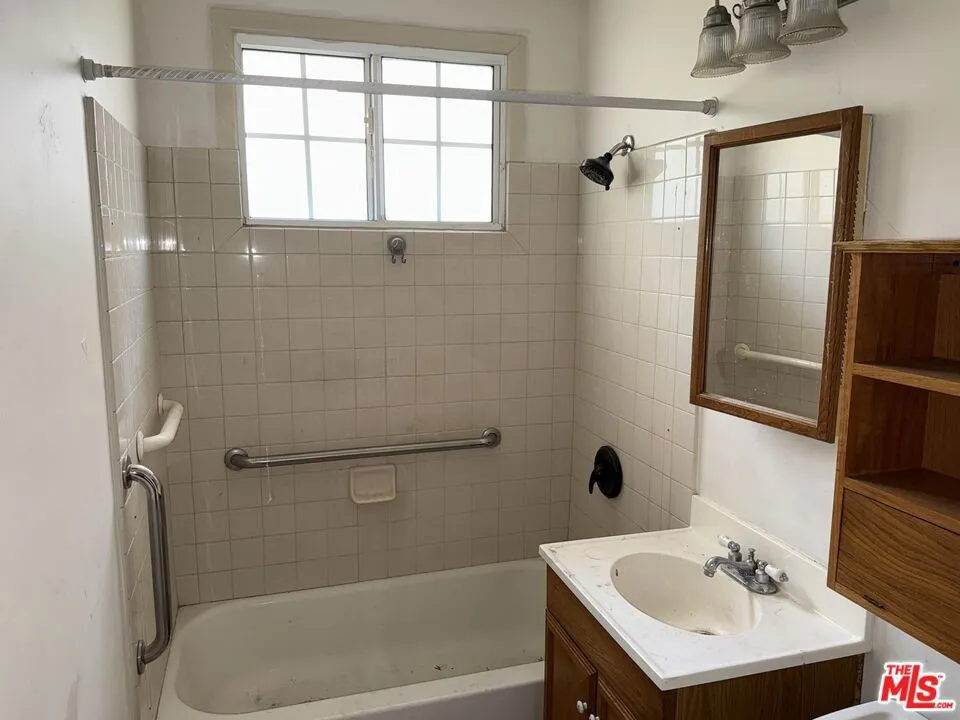 11308 Maxine Street Santa Fe Springs, CA 90670