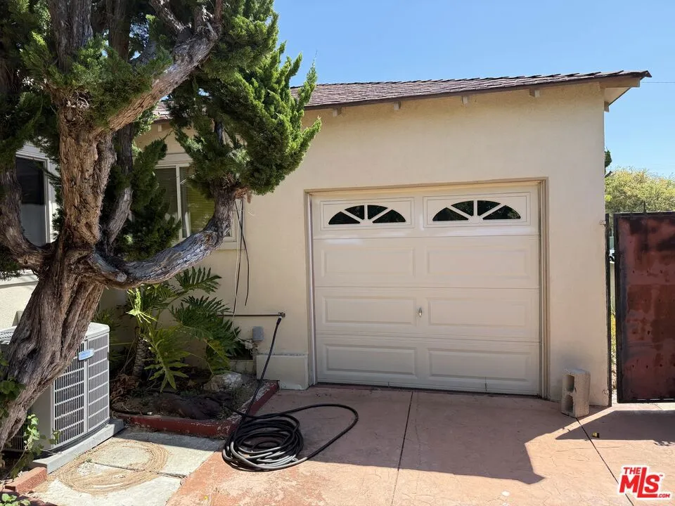 2811 Martha Avenue Torrance, CA 90501