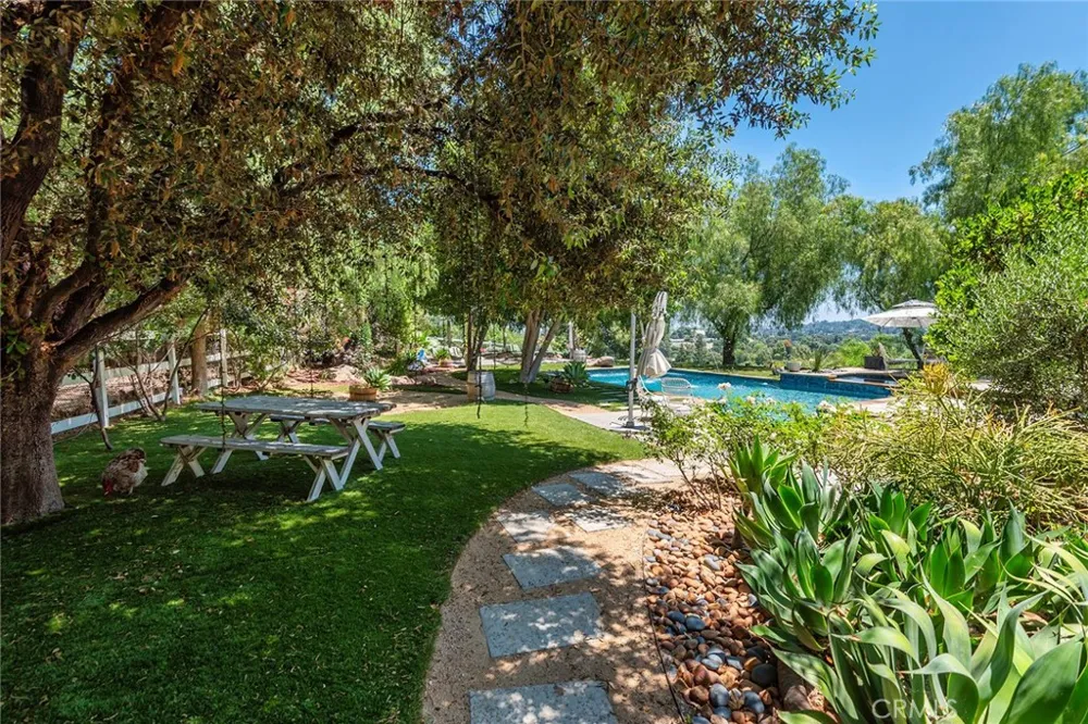 5207 SADDLE CREEK ROAD Hidden Hills, CA 91302