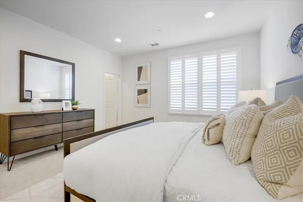 148 Capricorn Irvine, CA 92618